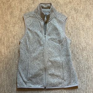 Bass. Gray vest. Fleece. Size S.